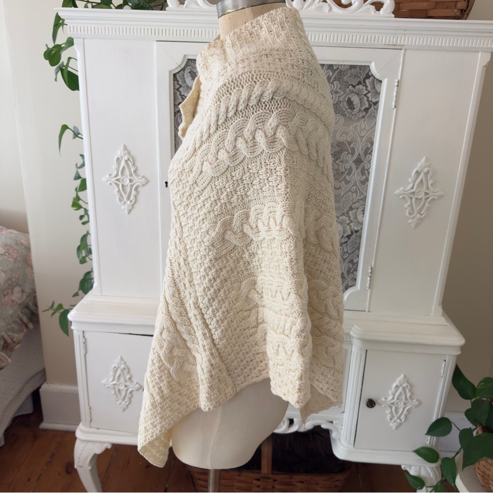 NWT Aran Woollen Mills 100% Pure Wool Poncho - Picture 5 of 9